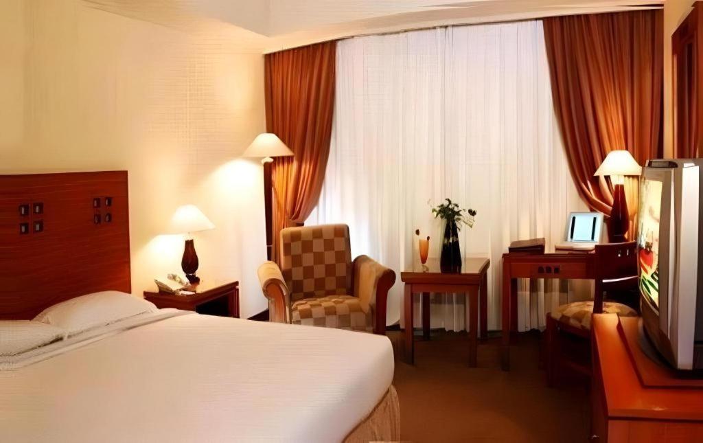 Oasis Amir Hotel Джакарта Екстер'єр фото